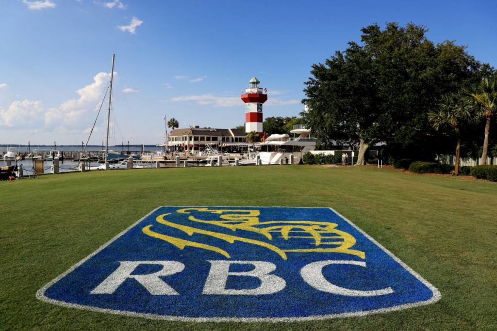 PLATZ 10: Der Leuchtturm am 18. Grün im Harbour Town Golf Links, Hilton Head Island, South Carolina.