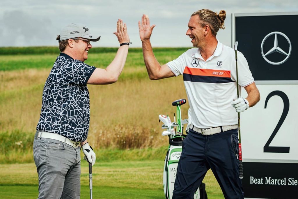 Wieder in der Spur. Marcel Siem hat Spaß beim Deutschlandfinale der MercedesTrophy im Öschberghof