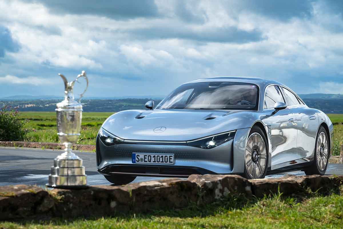 Return of the Claret Jug im Mercedes-Benz EQXX im Vorfeld der 151. Open Championship in Royal Liverpool