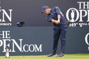 Profi Bryson DeChambeau beim Abschlag mit dem Driver (Foto: Picture-Alliance)